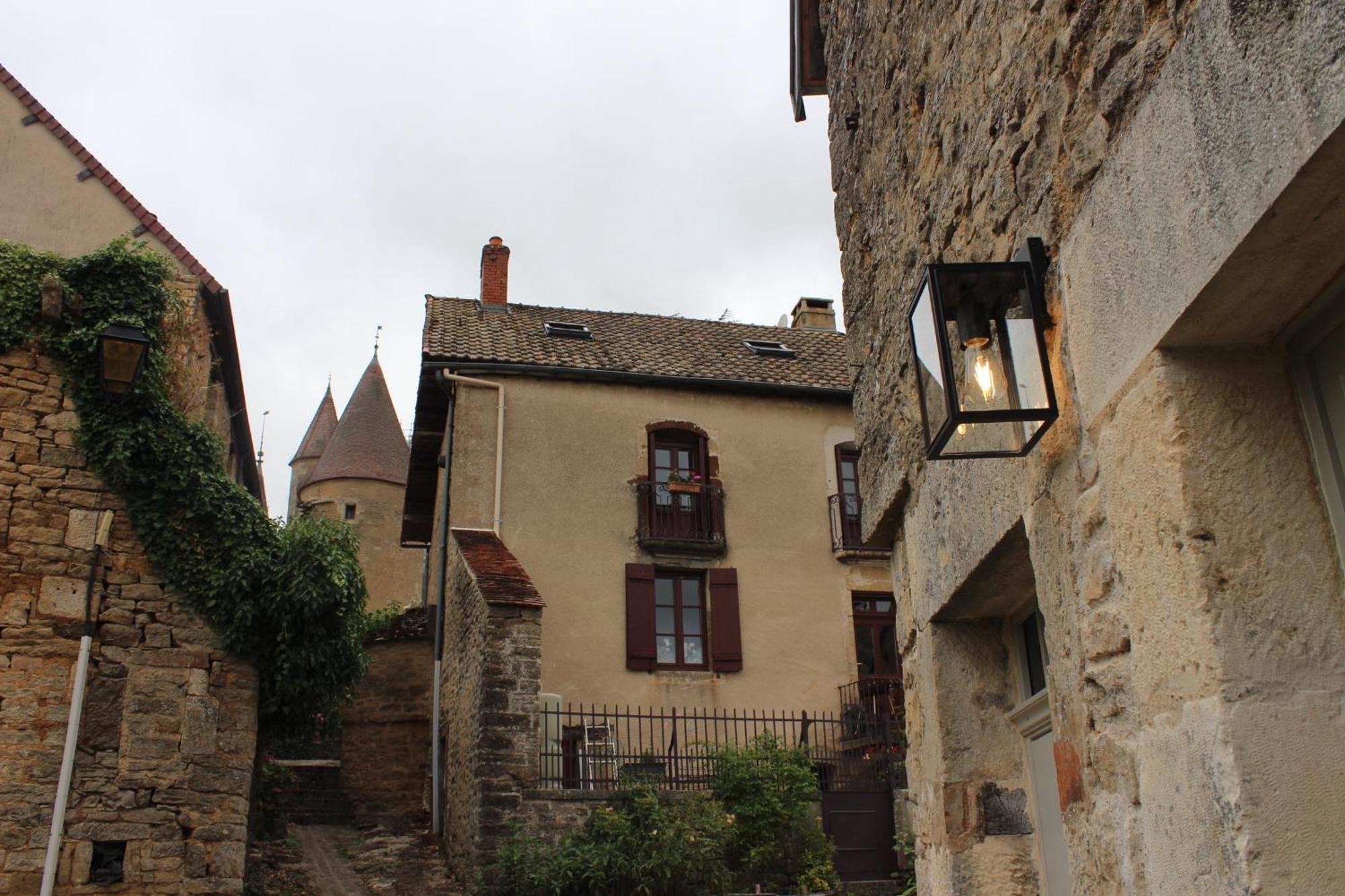 Chateauneuf Suites Exterior foto